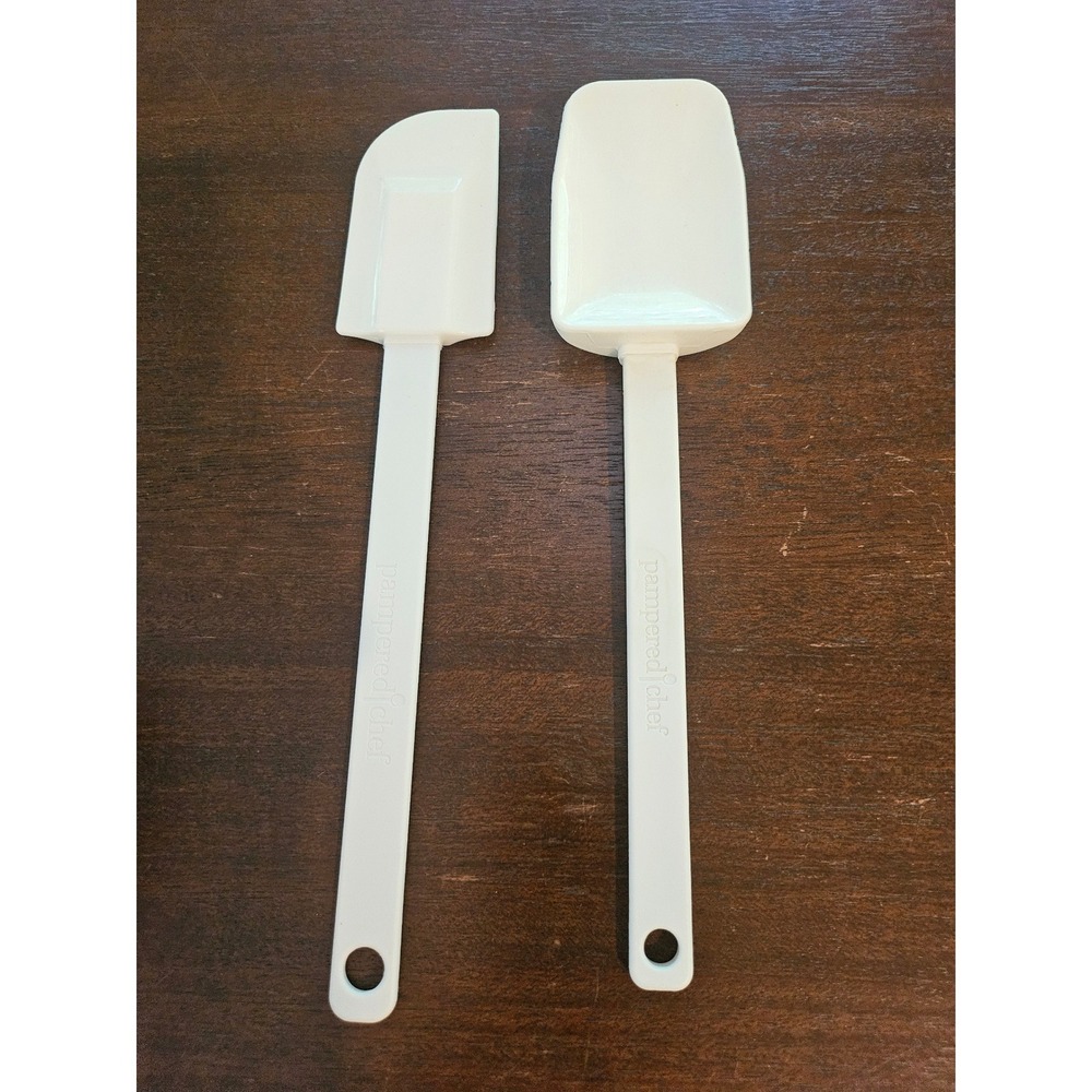 Pampered Chef Spatula Set White Silicone Scraper Spreader 2pc